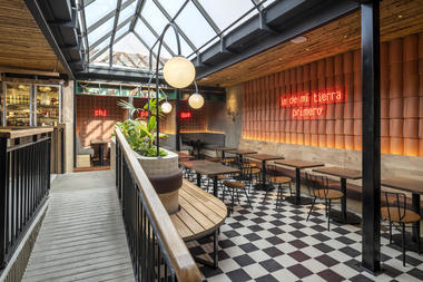 Gallery of Mustapan Coffee Shop / Estudio Chávarro  - 1