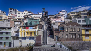Escalinatas y el Tiempo / Rama Estudio