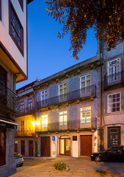 Gallery of Typographia Cowork / Alexandre Loureiro Architecture Studio  - 3