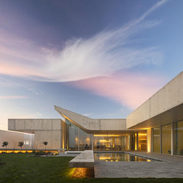 修女之家，光的捉迷藏 / Mário Martins Atelier
