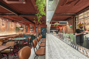 MESA Bar e Restaurante / Laura Mottin Arquitetura