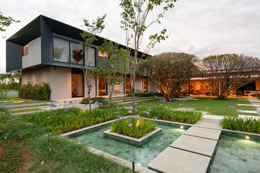 Casa JJJ Baroneza / Gálvez & Márton Arquitetura