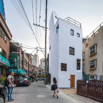 Casa Fenda / ThEPlus Architects
