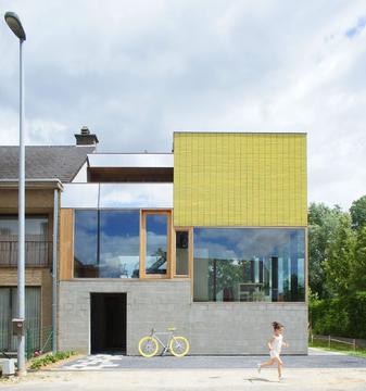 Color del año 2021 de Pantone: Amarillo y gris en la arquitectura