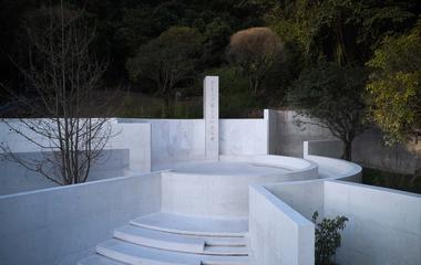 遵义遗体器官捐献纪念碑 / 麟和建筑工作室
