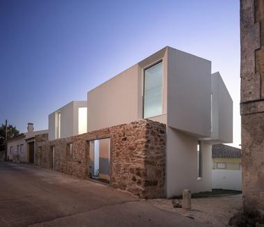 Mafra House / João Tiago Aguiar Arquitectos