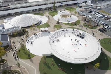 Praça da Estação Tenri CoFuFun  / nendo