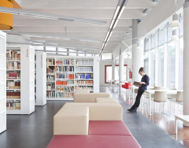 Gallery of Cultural Centers: 50 Examples in Plan and Section  - 71