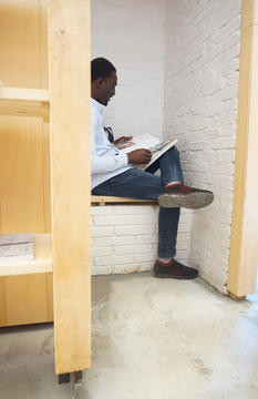 画廊 楼纳建筑师书店 / The Scarcity and Creativity Studio  - 6