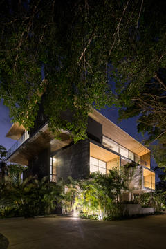 Gallery of The Atrium House  / Studio Saxe  - 16