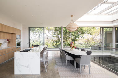 Gallery of The Atrium House  / Studio Saxe  - 28
