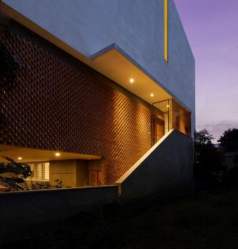 Gallery of Brickly Affair Residence / Greyscale Design Studio  - 6