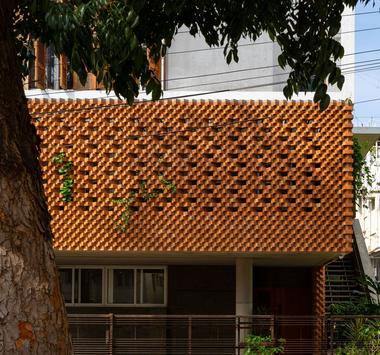 Gallery of Brickly Affair Residence / Greyscale Design Studio  - 16