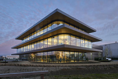 Edificio de oficinas VDG Van Dijk Groep / Denkkamer