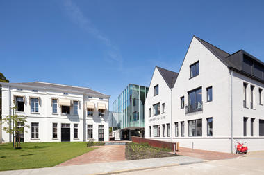 Geldrop-Mierlo Town Hall Renovation / Reset Architecture