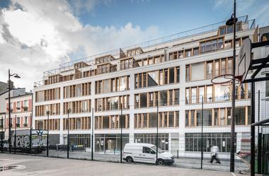 35 Social Housing Units / mobile architectural office