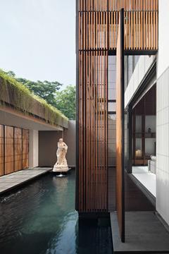 Gallery of Between 2 Courtyards House / eben  - 18