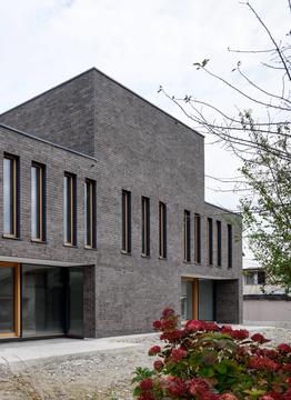 Gallery of The Double Brick House / ARHITEKTURA / OFFICE FOR URBANISM AND ARCHITECTURE  - 4