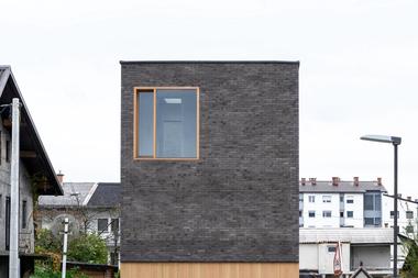Gallery of The Double Brick House / ARHITEKTURA / OFFICE FOR URBANISM AND ARCHITECTURE  - 6