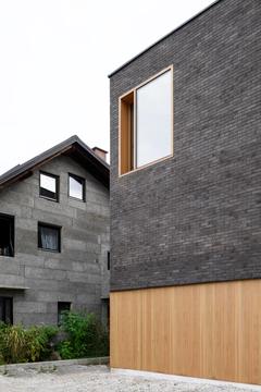 Gallery of The Double Brick House / ARHITEKTURA / OFFICE FOR URBANISM AND ARCHITECTURE  - 9
