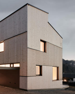 Gallery of Duplex on a Hillside / MWArchitekten  - 7