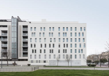 马德里0,0大楼  / Ruiz Larrea y Asociados
