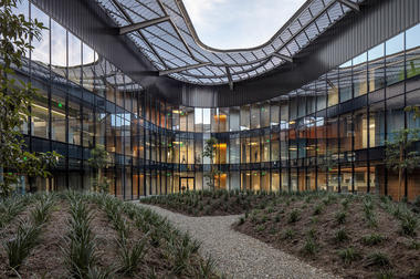 Edificio de Servicios Estudiantiles / CO Architects