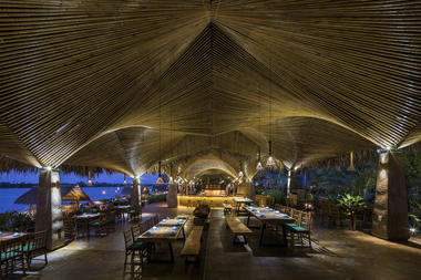 Gallery of Que Dua Restaurant / DDconcept  - 9