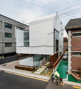Querencia Neighborhood Facility / L'eau Design + Dongjin Kim (Hongik University)