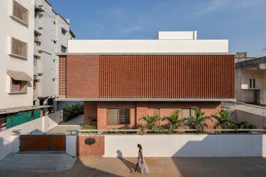 Casa com Fachada de Tijolos / MS DESIGN STUDIO