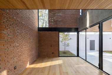 Gallery of Red House / TARA | Taller de Arquitectura  - 2