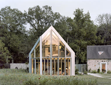 Le Pré aux Pierres House / bureau David Apheceix