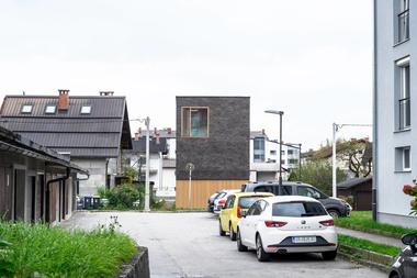 Gallery of The Double Brick House / ARHITEKTURA / OFFICE FOR URBANISM AND ARCHITECTURE  - 15
