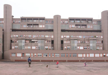 Galeria de Clássicos da Arquitetura: Bairro Gallaratese / Aldo Rossi e Carlo Aymonino  - 12