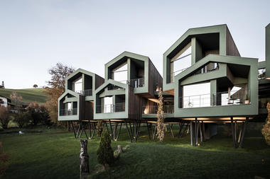 Gallery of Floris Hotel / noa*  - 1