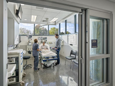 Gallery of The University of Virginia, University Hospital Expansion / Perkins and Will  - 9