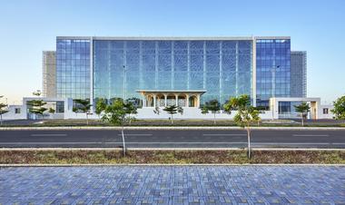 Auric Hall / IMK Architects