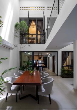 Gallery of Introvert House / O2 Design Atelier  + Choo Poo Liang Architect  - 11