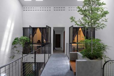 Gallery of Introvert House / O2 Design Atelier  + Choo Poo Liang Architect  - 1