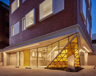 Gallery of Nine windows / S.E.E.D haus  - 8
