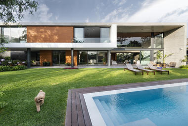 Casa CF / Domenack Arquitectos