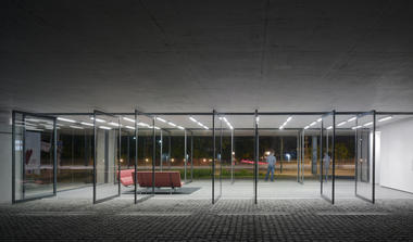 Galería de Ventanas minimalistas con perfiles de acero de alta rigidez: máxima transparencia y diseño sutil  - 6
