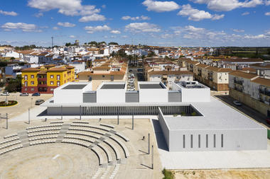 Health Center at Gibraleón / Javier Terrados Estudio de Arquitectura