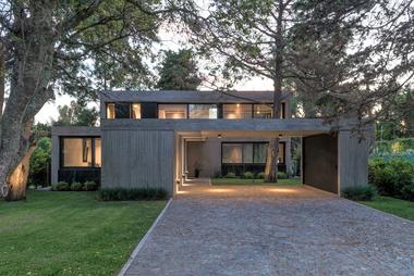 Casa R / Gianserra + Lima arquitectos