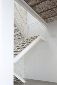 Gallery of Martinez House / BHY arquitectos  - 11