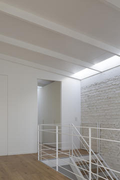 Gallery of Martinez House / BHY arquitectos  - 10