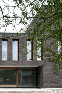 Gallery of The Double Brick House / ARHITEKTURA / OFFICE FOR URBANISM AND ARCHITECTURE  - 18