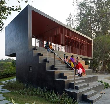 Gallery of Waterfront Clubhhouse / Abin Design Studio  - 1
