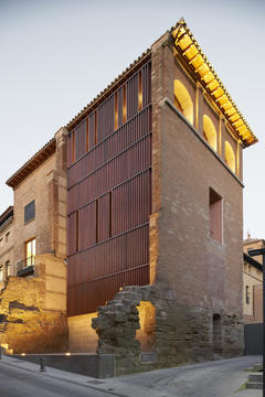 Reabilitação do Arquivo Histórico de Huesca / ACXT