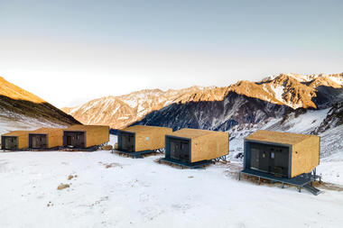 Hotel Tenir Eco / Levelstudio